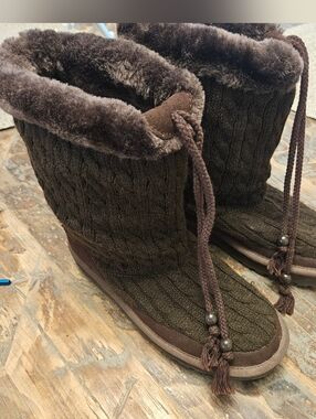 Skechers Women's Faux-Fur Lined Knit Boot - Brown